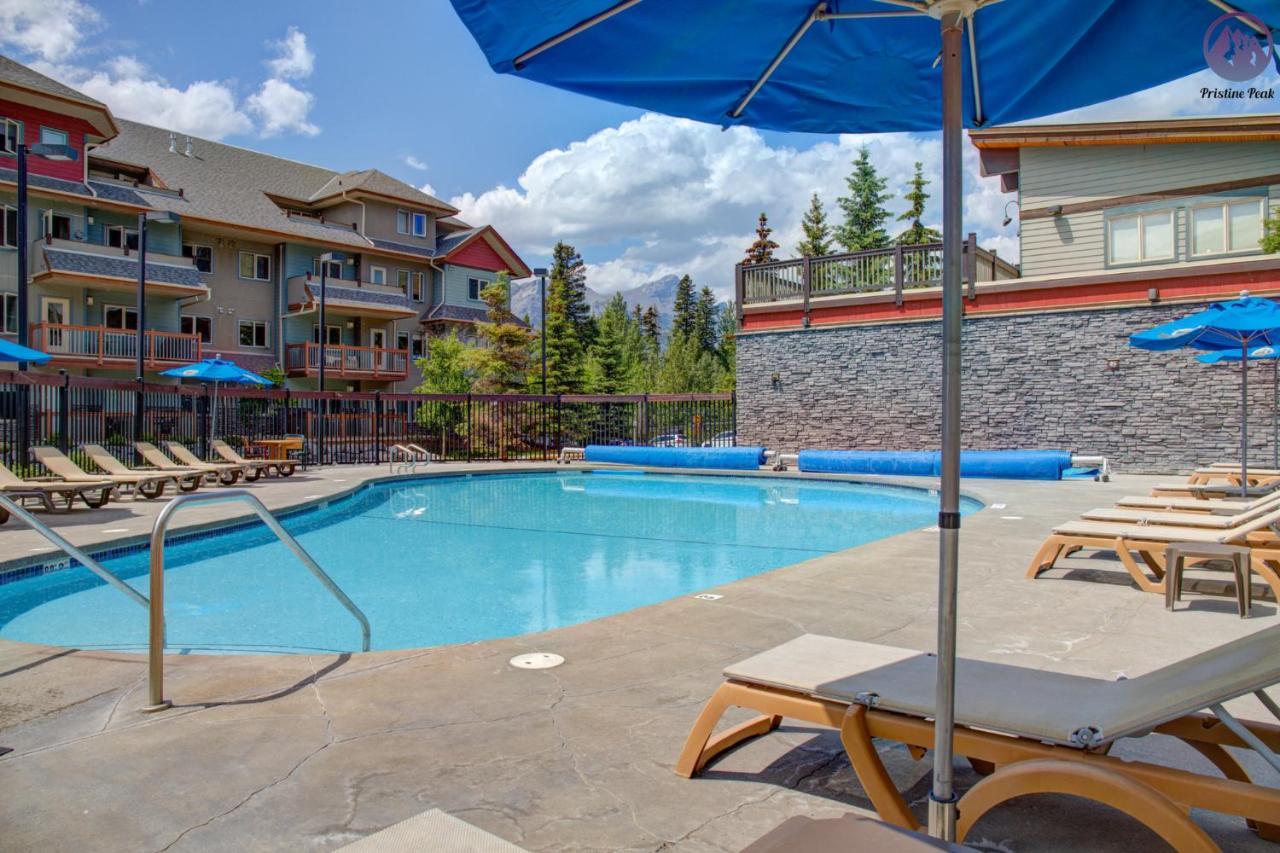 Modern Nordic 2 Bedroom Mountain View Condo Canmore Exterior foto