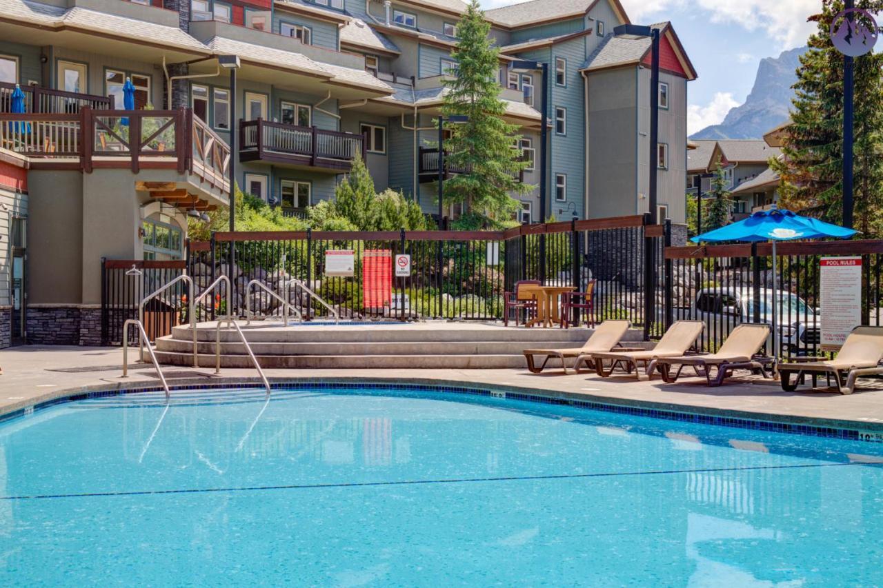 Modern Nordic 2 Bedroom Mountain View Condo Canmore Exterior foto